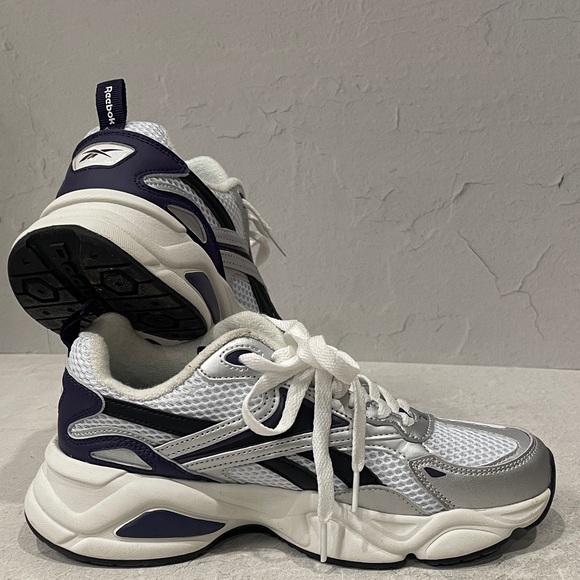 Reebok Silver and White Women's Sneakers - Picture 7 of 7